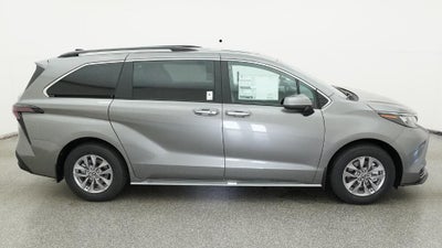 2026 Toyota Sienna XLE 8 Passenger