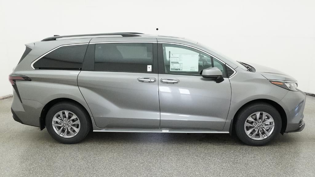 2026 Toyota Sienna XLE 8 Passenger