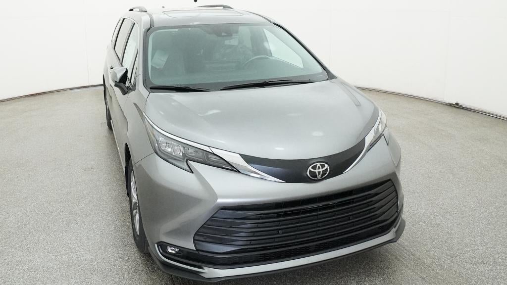 2026 Toyota Sienna XLE 8 Passenger