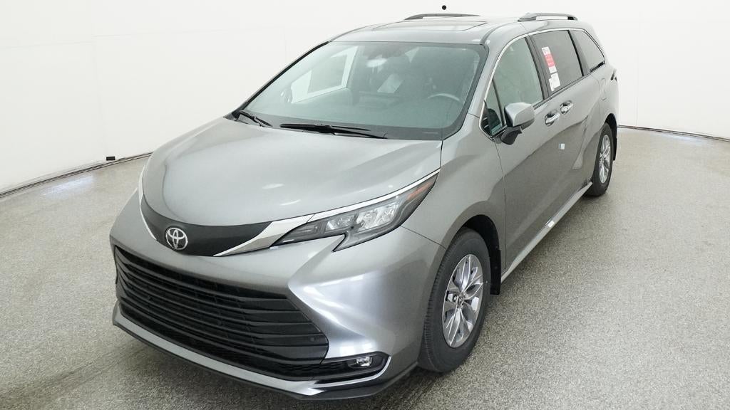 2026 Toyota Sienna XLE 8 Passenger