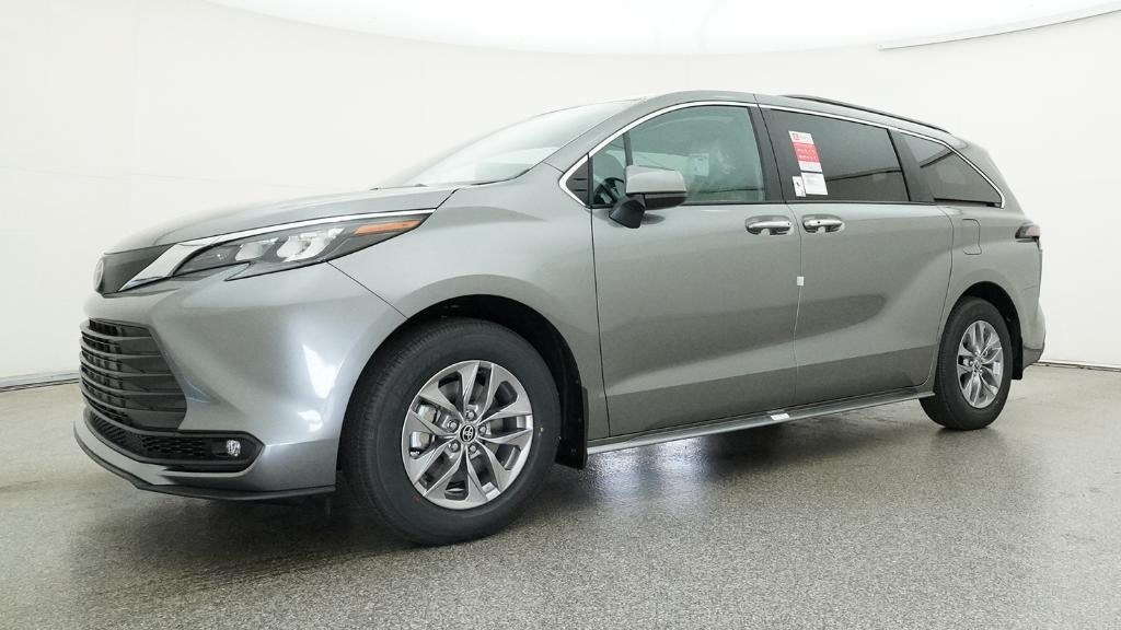 2026 Toyota Sienna XLE 8 Passenger