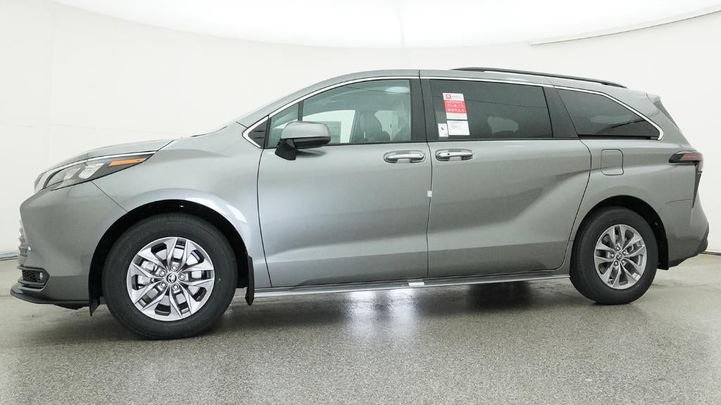 2026 Toyota Sienna XLE 8 Passenger