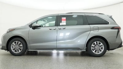 2026 Toyota Sienna XLE 8 Passenger