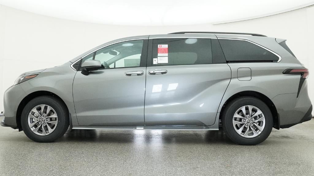 2026 Toyota Sienna XLE 8 Passenger