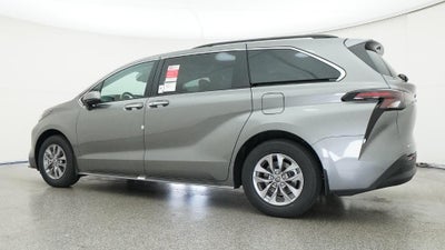 2026 Toyota Sienna XLE 8 Passenger