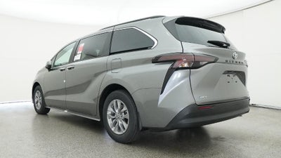 2026 Toyota Sienna XLE 8 Passenger