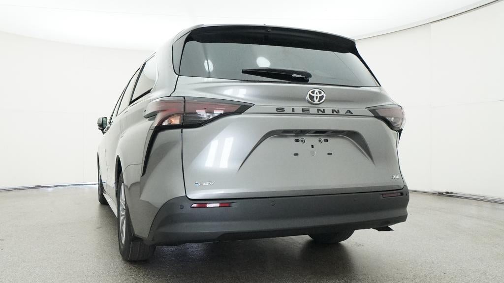 2026 Toyota Sienna XLE 8 Passenger