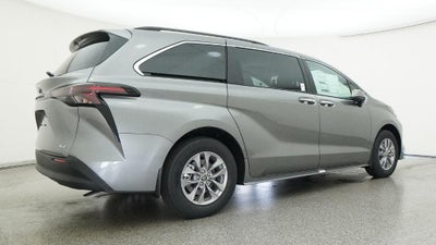 2026 Toyota Sienna XLE 8 Passenger
