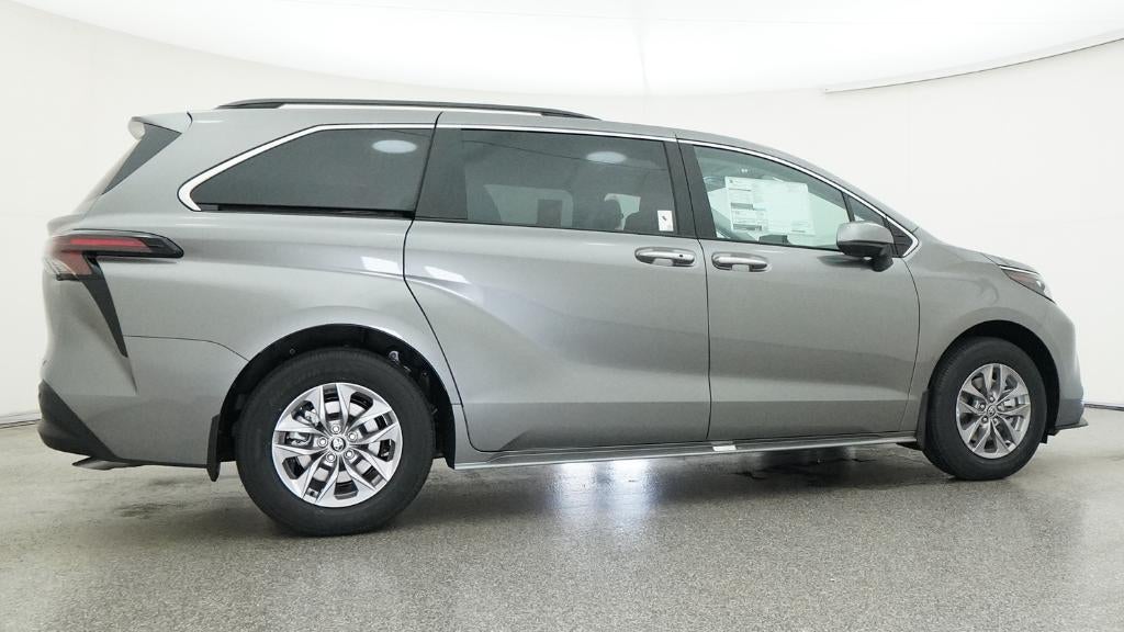 2026 Toyota Sienna XLE 8 Passenger
