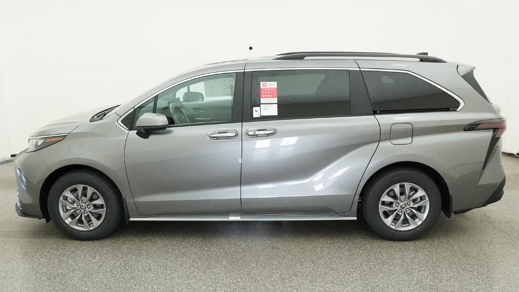 2026 Toyota Sienna XLE 8 Passenger