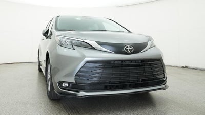 2026 Toyota Sienna XLE 8 Passenger