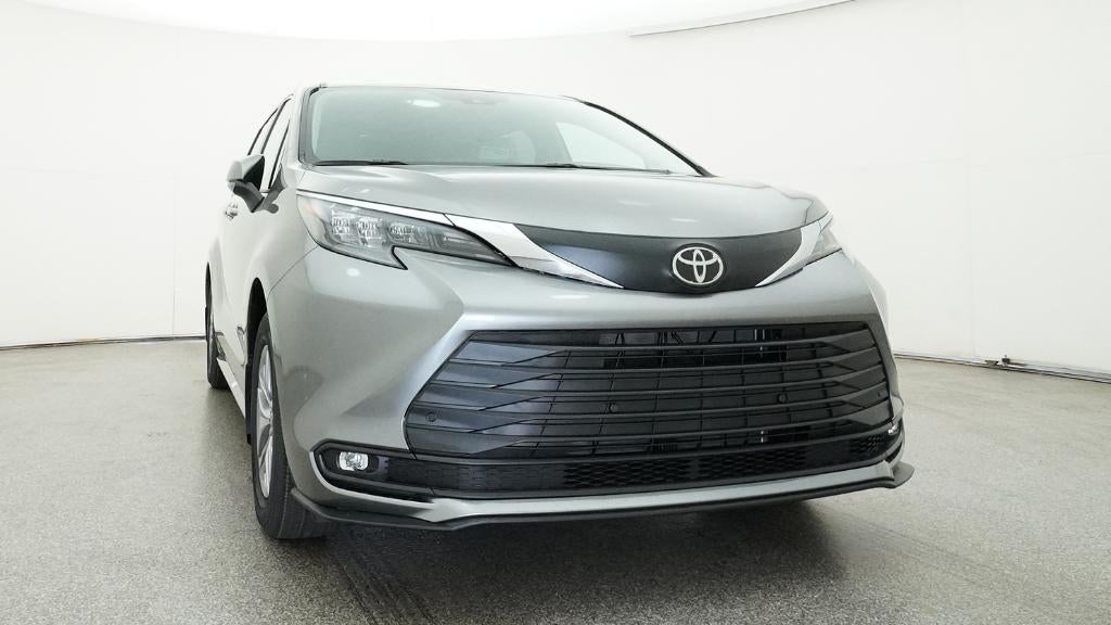 2026 Toyota Sienna XLE 8 Passenger
