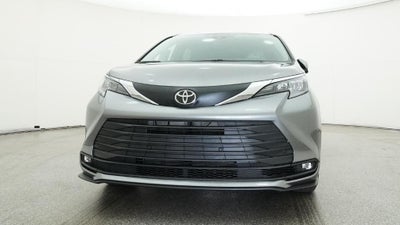2026 Toyota Sienna XLE 8 Passenger