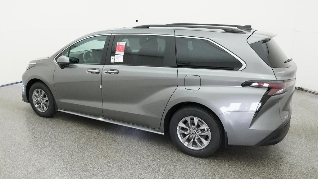 2026 Toyota Sienna XLE 8 Passenger