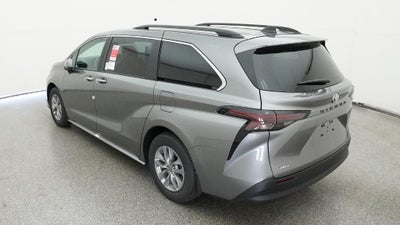 2026 Toyota Sienna XLE 8 Passenger