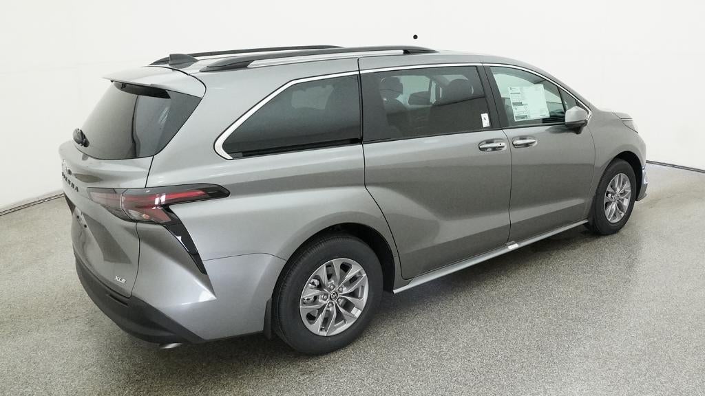 2026 Toyota Sienna XLE 8 Passenger