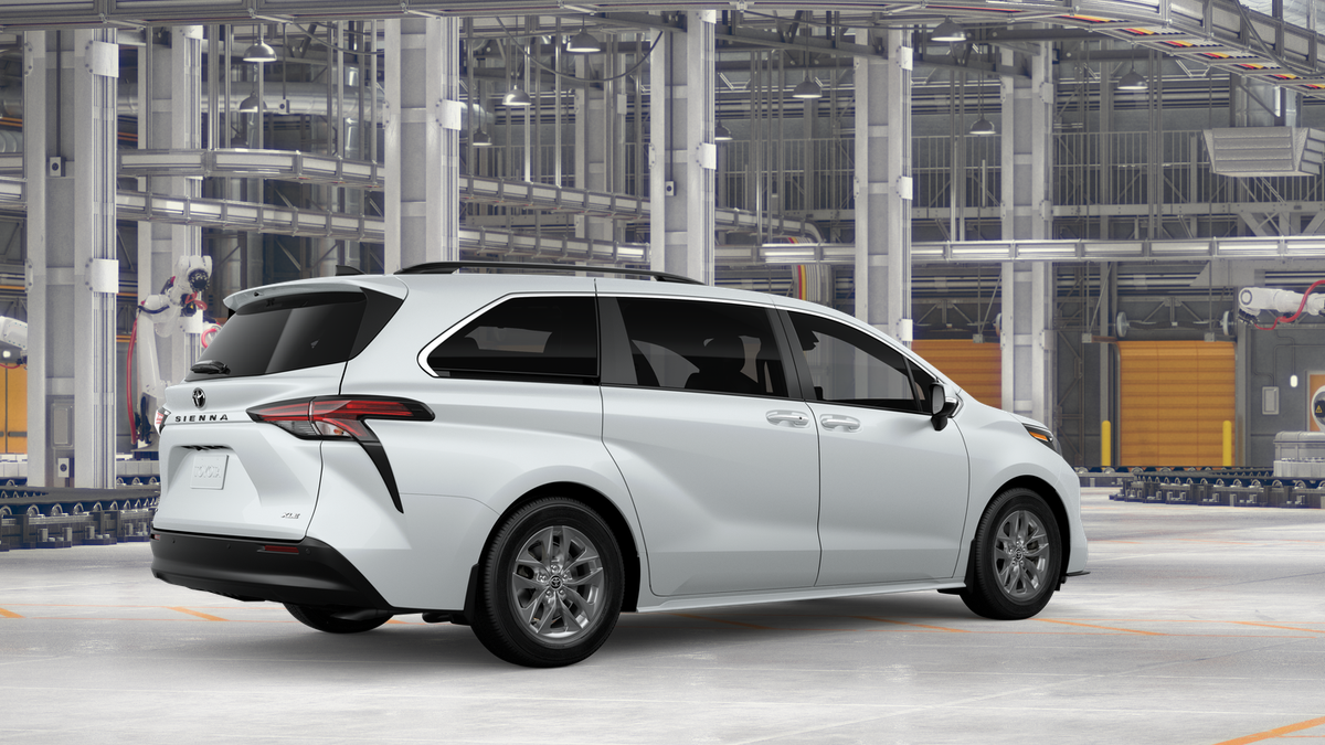 2026 Toyota Sienna XLE 8 Passenger