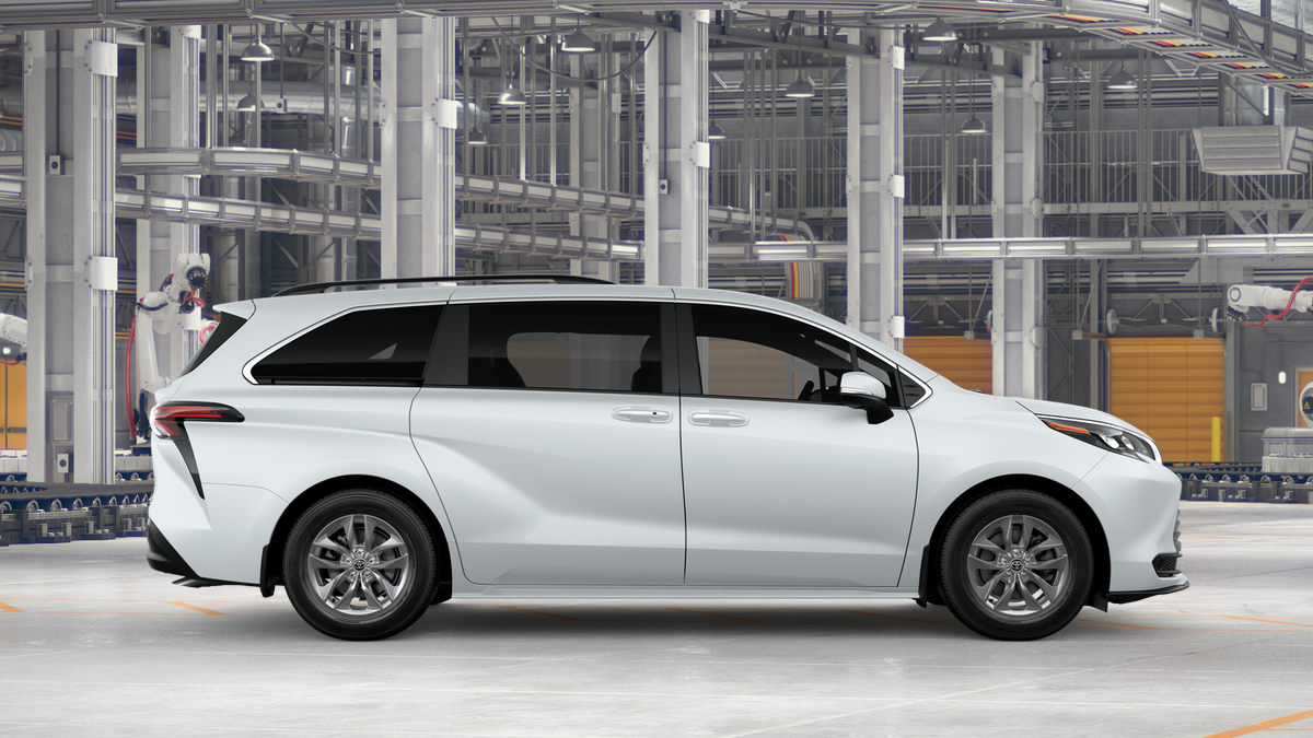 2026 Toyota Sienna XLE 8 Passenger