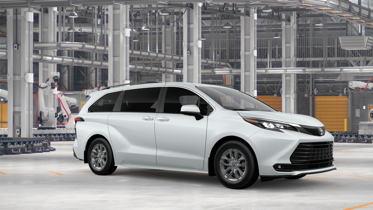 2026 Toyota Sienna XLE 8 Passenger