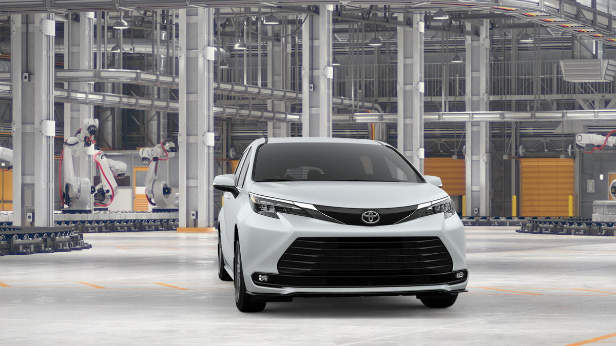 2026 Toyota Sienna XLE 8 Passenger