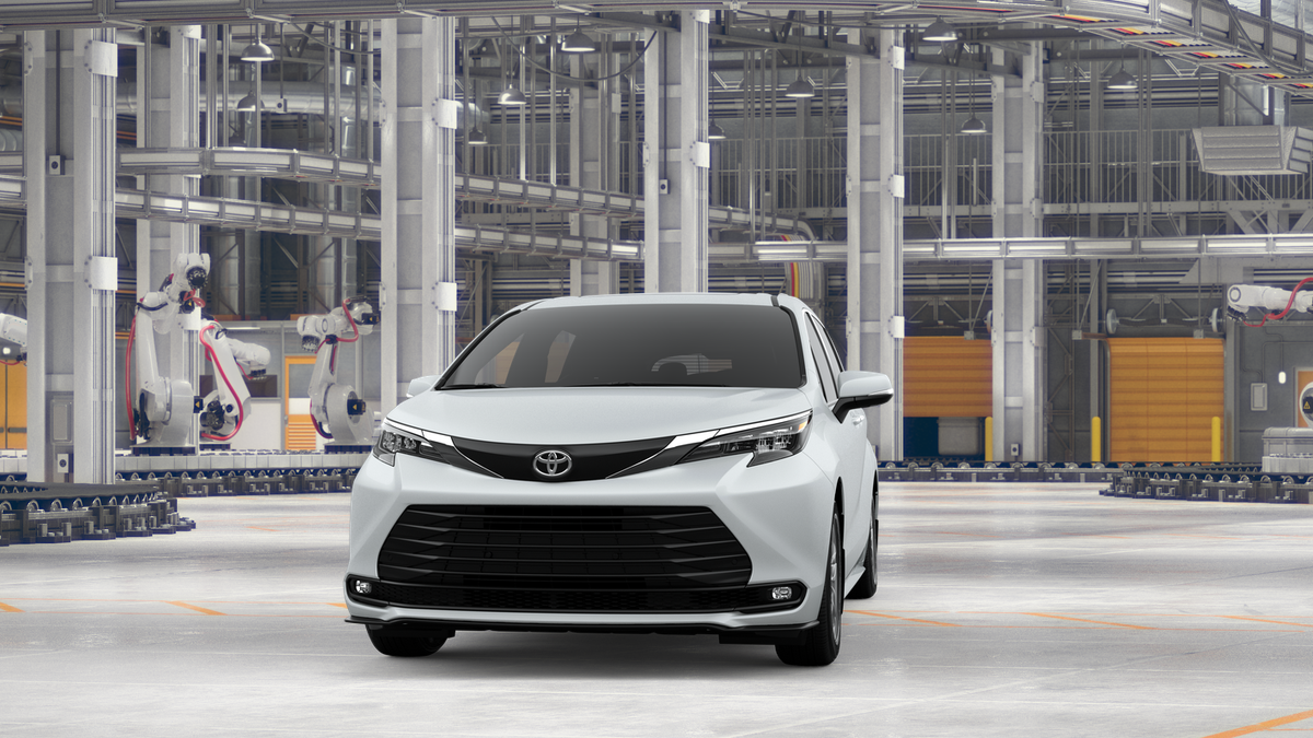 2026 Toyota Sienna XLE 8 Passenger