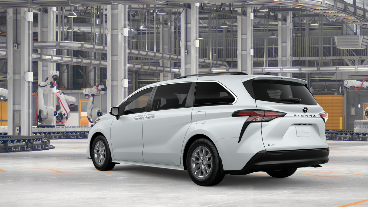 2026 Toyota Sienna XLE 8 Passenger