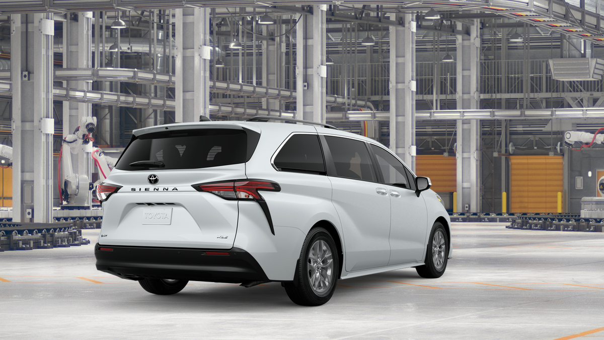 2026 Toyota Sienna XLE 8 Passenger
