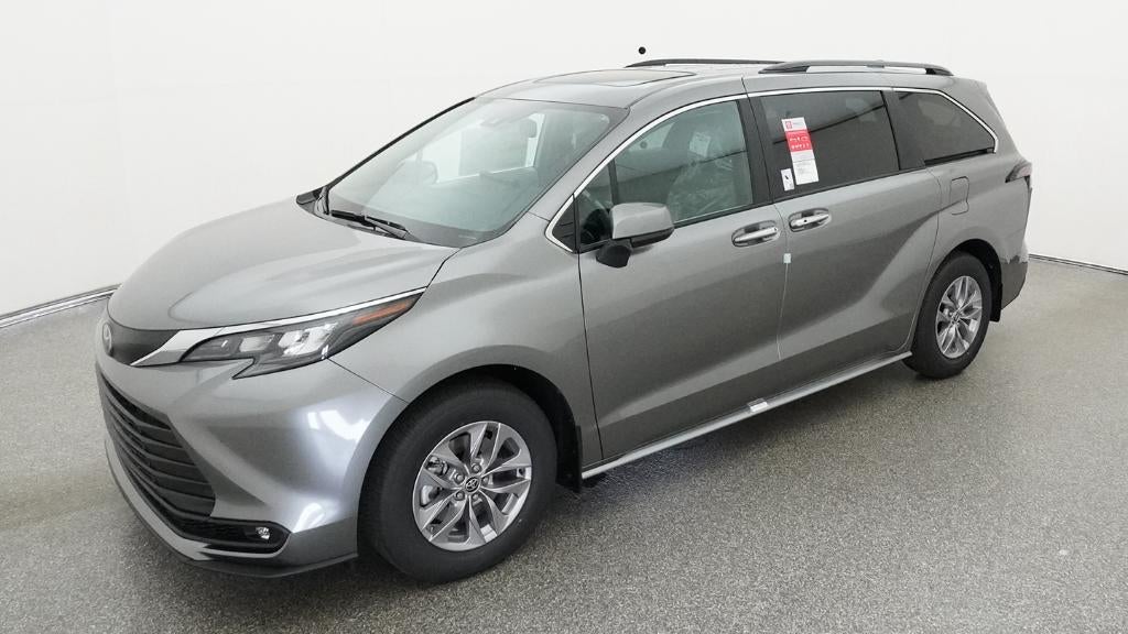 2026 Toyota Sienna XLE 8 Passenger