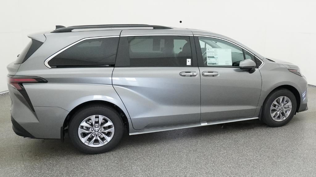 2026 Toyota Sienna XLE 8 Passenger