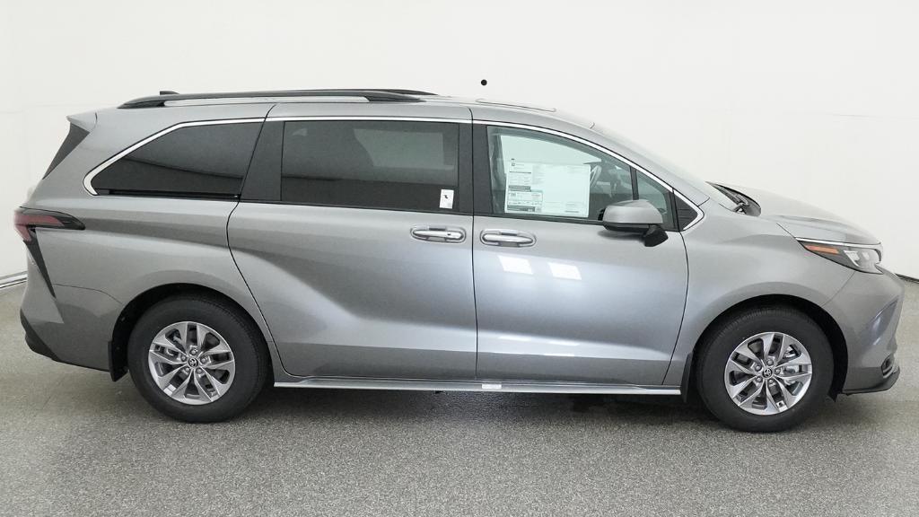 2026 Toyota Sienna XLE 8 Passenger