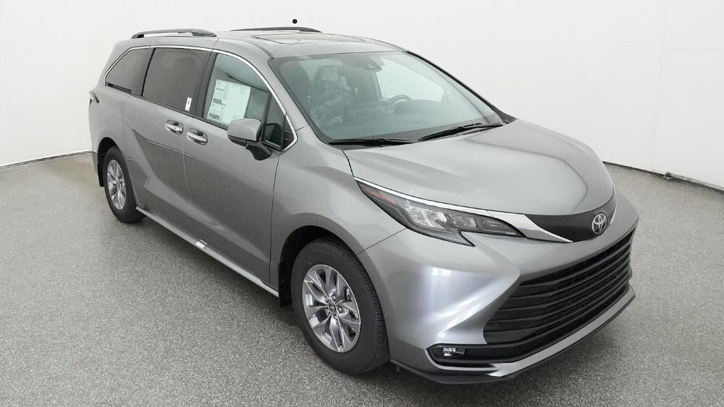2026 Toyota Sienna XLE 8 Passenger