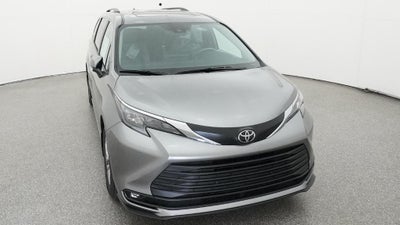 2026 Toyota Sienna XLE 8 Passenger