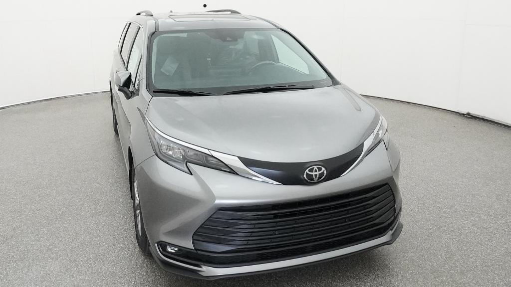 2026 Toyota Sienna XLE 8 Passenger