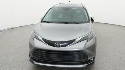 2026 Toyota Sienna XLE 8 Passenger