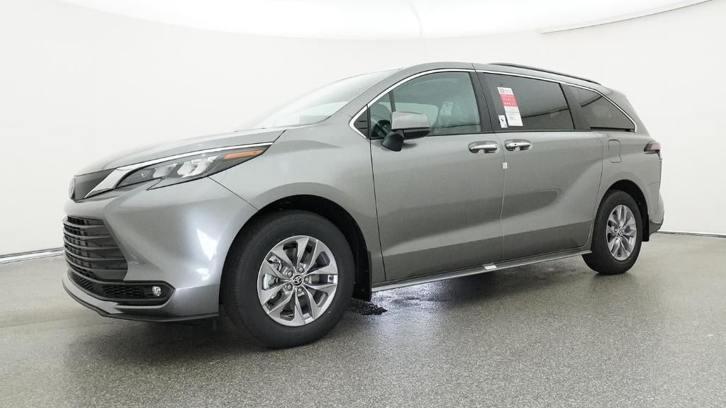 2026 Toyota Sienna XLE 8 Passenger