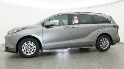 2026 Toyota Sienna XLE 8 Passenger