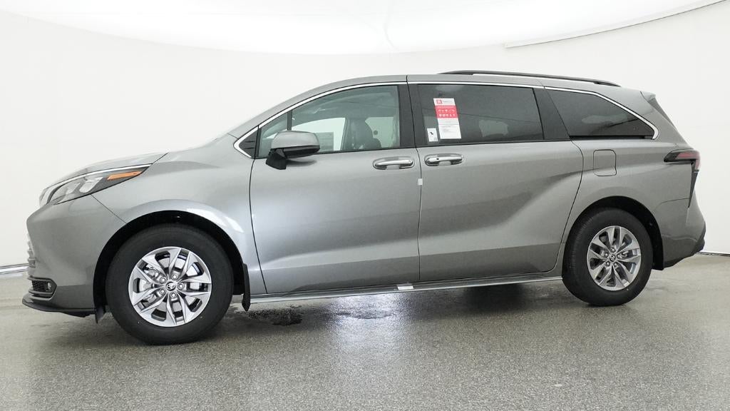 2026 Toyota Sienna XLE 8 Passenger