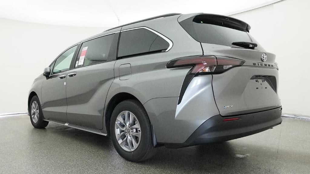 2026 Toyota Sienna XLE 8 Passenger