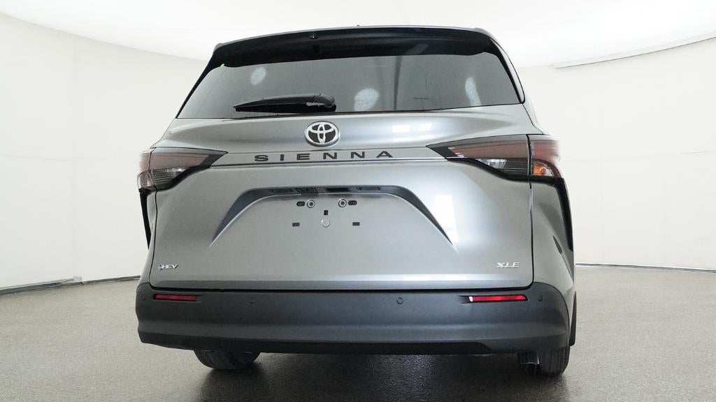 2026 Toyota Sienna XLE 8 Passenger