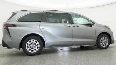 2026 Toyota Sienna XLE 8 Passenger