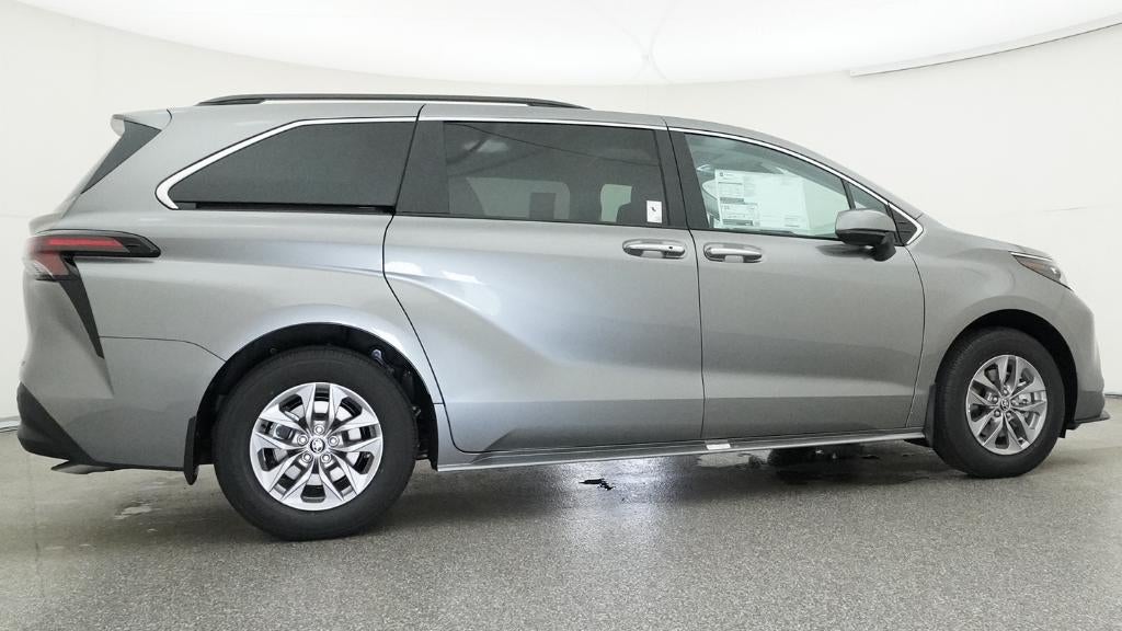 2026 Toyota Sienna XLE 8 Passenger