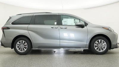 2026 Toyota Sienna XLE 8 Passenger