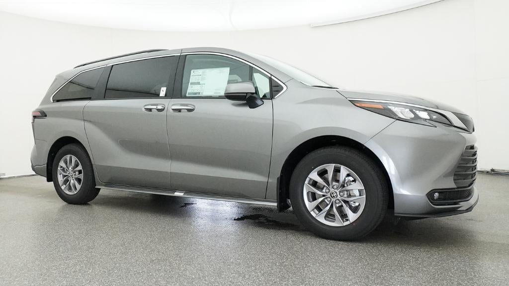 2026 Toyota Sienna XLE 8 Passenger