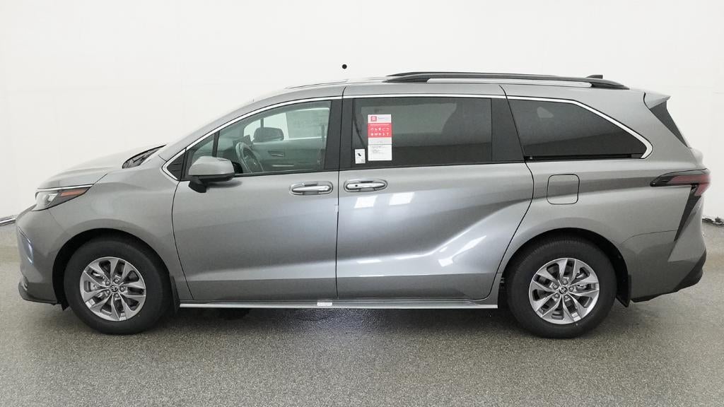 2026 Toyota Sienna XLE 8 Passenger