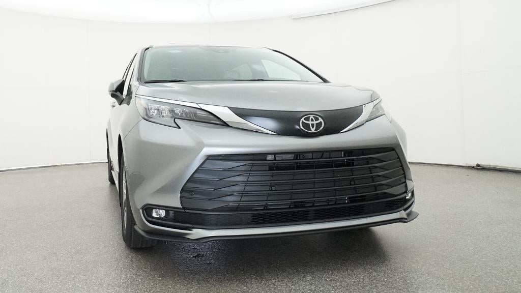 2026 Toyota Sienna XLE 8 Passenger