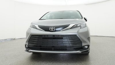 2026 Toyota Sienna XLE 8 Passenger
