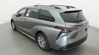 2026 Toyota Sienna XLE 8 Passenger