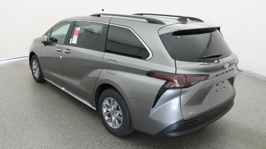 2026 Toyota Sienna XLE 8 Passenger