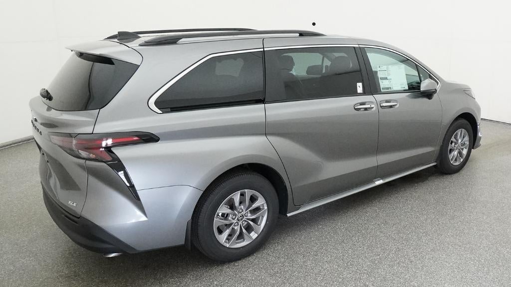 2026 Toyota Sienna XLE 8 Passenger