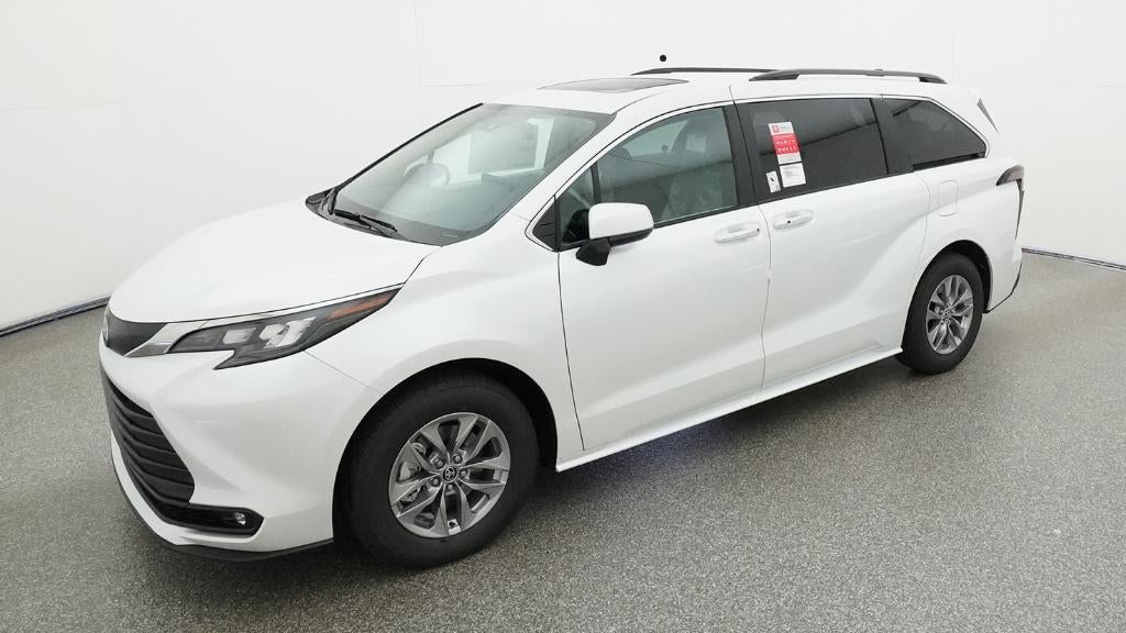 2026 Toyota Sienna XLE 8 Passenger